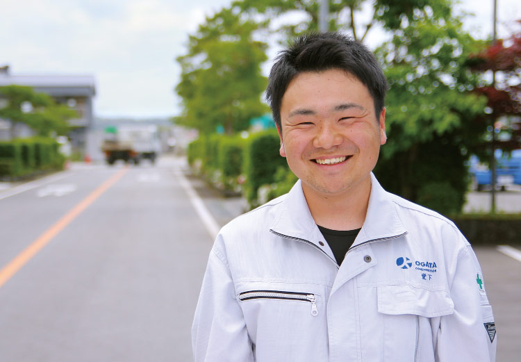 熊本で土木建設を始めトンネルや道路工事を行う緒方建設の社員